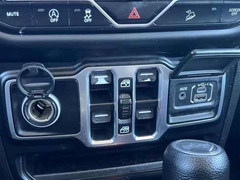 Used 2020 Jeep Wrangler Unlimited Sahara w/ Uconnect 4C Nav & Sound Group image 31