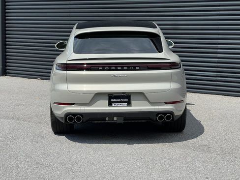 New 2025 Porsche Cayenne Coupe image 6
