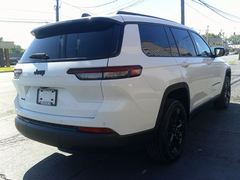 Used 2023 Jeep Grand Cherokee L Laredo AWD/4WD image 8