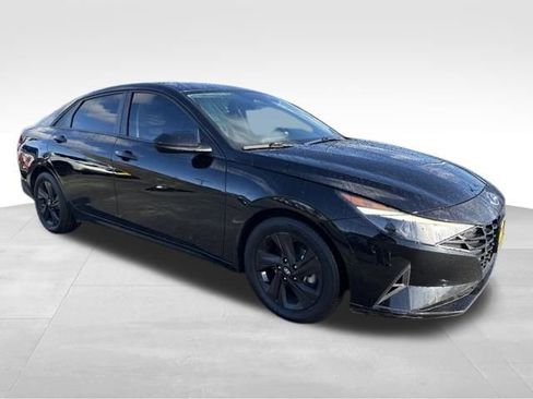 Used 2021 Hyundai Elantra SEL w/ Convenience Package image 1