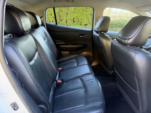 Used 2016 Nissan Leaf SL w/ Premium Package image 28