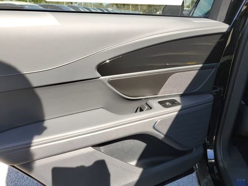 New 2026 Lincoln Nautilus Premier AWD/4WD image 8