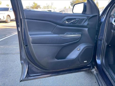 Used 2018 GMC Acadia SLT image 24