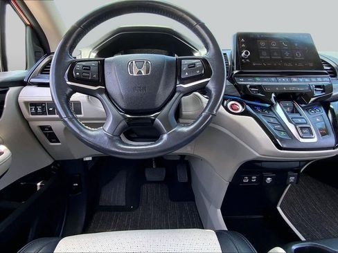 Used 2025 Honda Odyssey Elite image 6