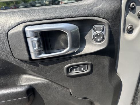 Used 2021 Jeep Wrangler Unlimited Sport w/ Sun And Sound Package AWD/4WD image 16
