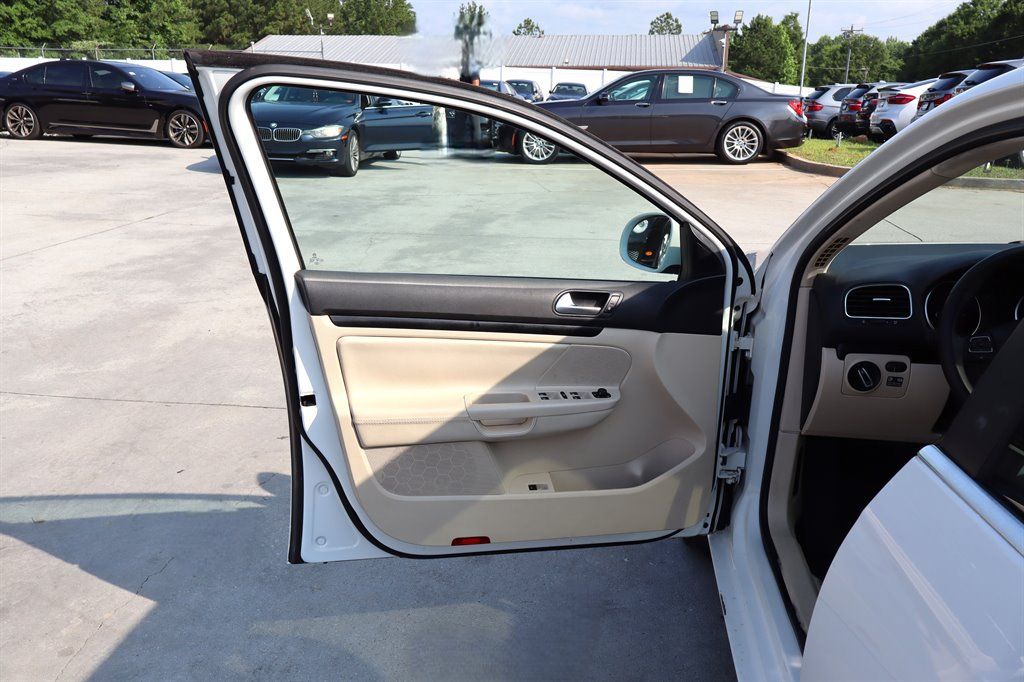 Used 2012 Volkswagen Jetta TDI FWD image 25