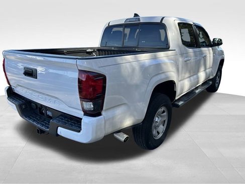 Used 2022 Toyota Tacoma SR image 5