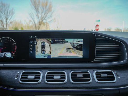 New 2026 Mercedes-Benz GLS 450 4MATIC image 18