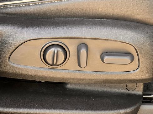 Used 2023 Chevrolet Traverse Premier image 26