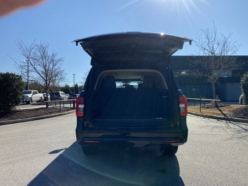 Used 2022 Ford Expedition Max XLT image 40