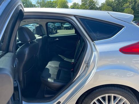 Used 2013 Ford Focus Titanium FWD image 26