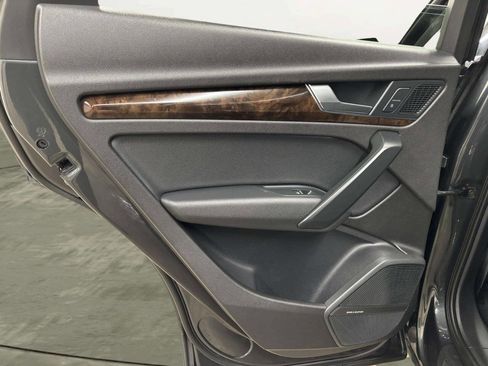 Used 2018 Audi Q5 2.0T Premium Plus w/ Premium Plus Package image 16