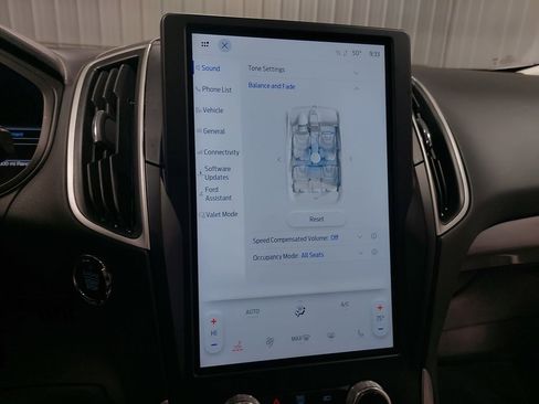 Used 2024 Ford Edge SEL image 41