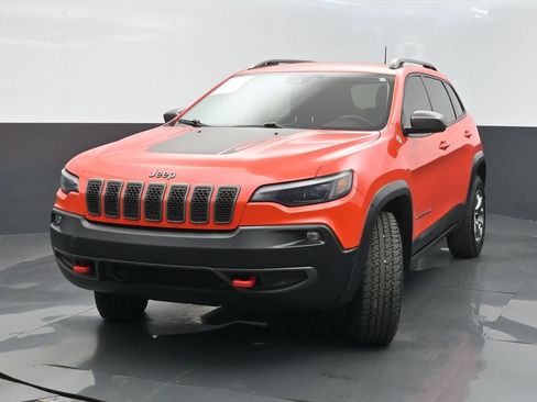 Used 2021 Jeep Cherokee Trailhawk w/ Technology Group image 3