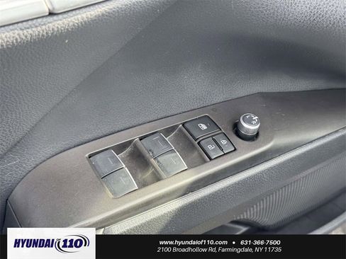 Used 2023 Toyota Camry XSE image 16