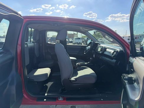 Used 2017 Toyota Tacoma SR w/ SR Convenience Package RWD image 24