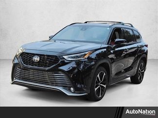 Used 2021 Toyota Highlander XSE video 1