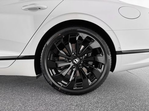 New 2026 Bentley Flying Spur Plug-In Hybrid image 32