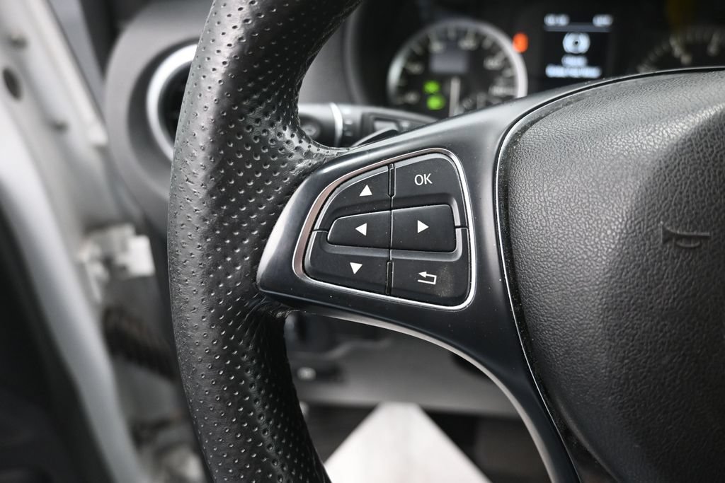 Used 2016 Mercedes-Benz Metris Passenger image 4