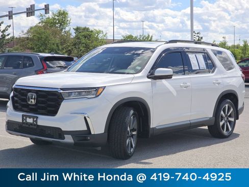 Certified 2024 Honda Pilot Touring image 17