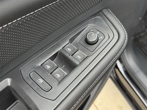 New 2026 Volkswagen Atlas SE image 11