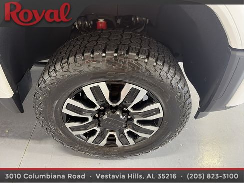 Used 2024 GMC Sierra 2500 Denali Ultimate w/ Max Trailering Package AWD/4WD image 8