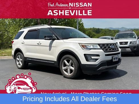Used 2017 Ford Explorer XLT w/ Equipment Group 201A AWD/4WD image 1