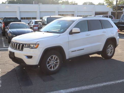 Used 2019 Jeep Grand Cherokee Laredo RWD image 17