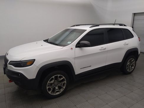Used 2020 Jeep Cherokee Trailhawk AWD/4WD image 2