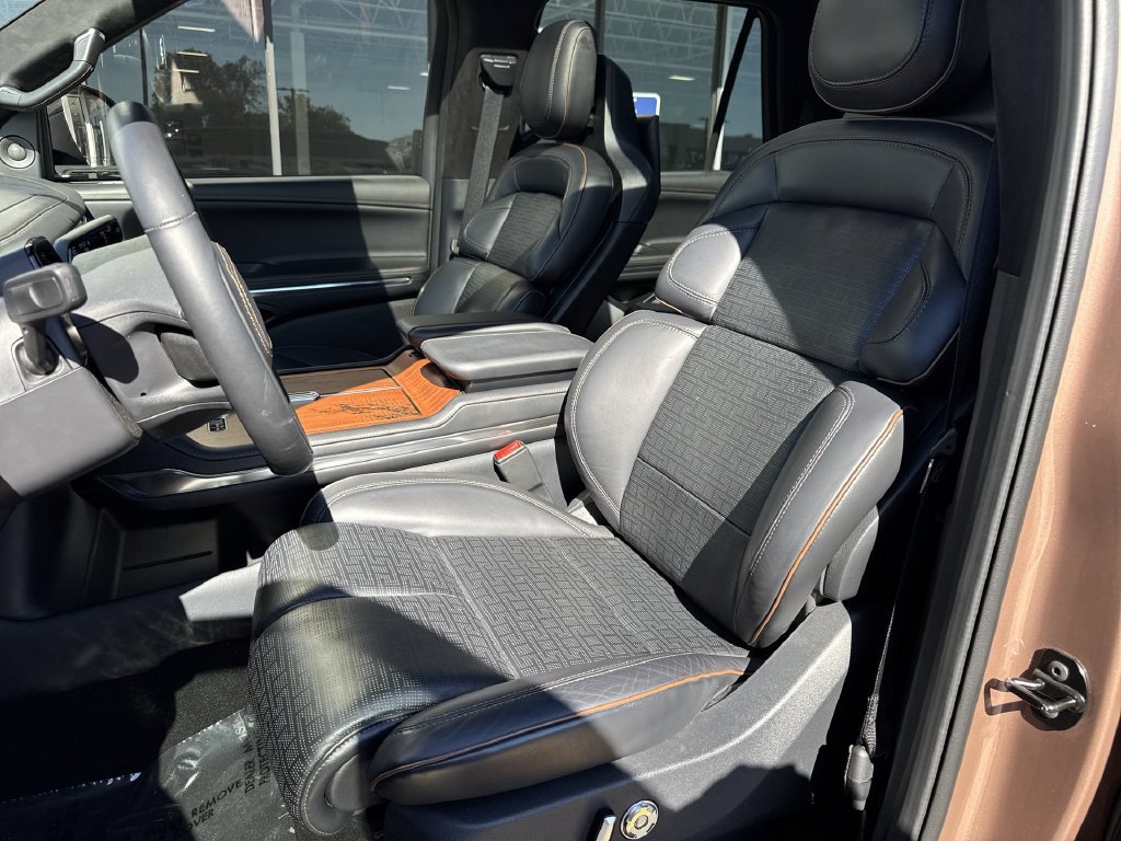 Certified 2026 Lincoln Navigator Black Label AWD/4WD image 13