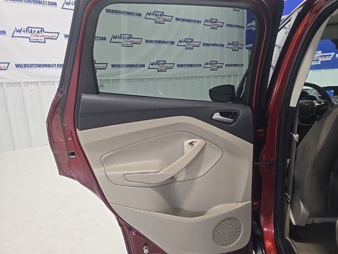 Used 2015 Ford Escape SE image 18