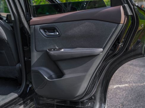 Used 2022 Nissan Rogue SV FWD image 27