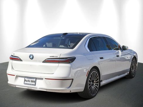 New 2026 BMW i7 eDrive50 w/ Premium Package RWD image 6