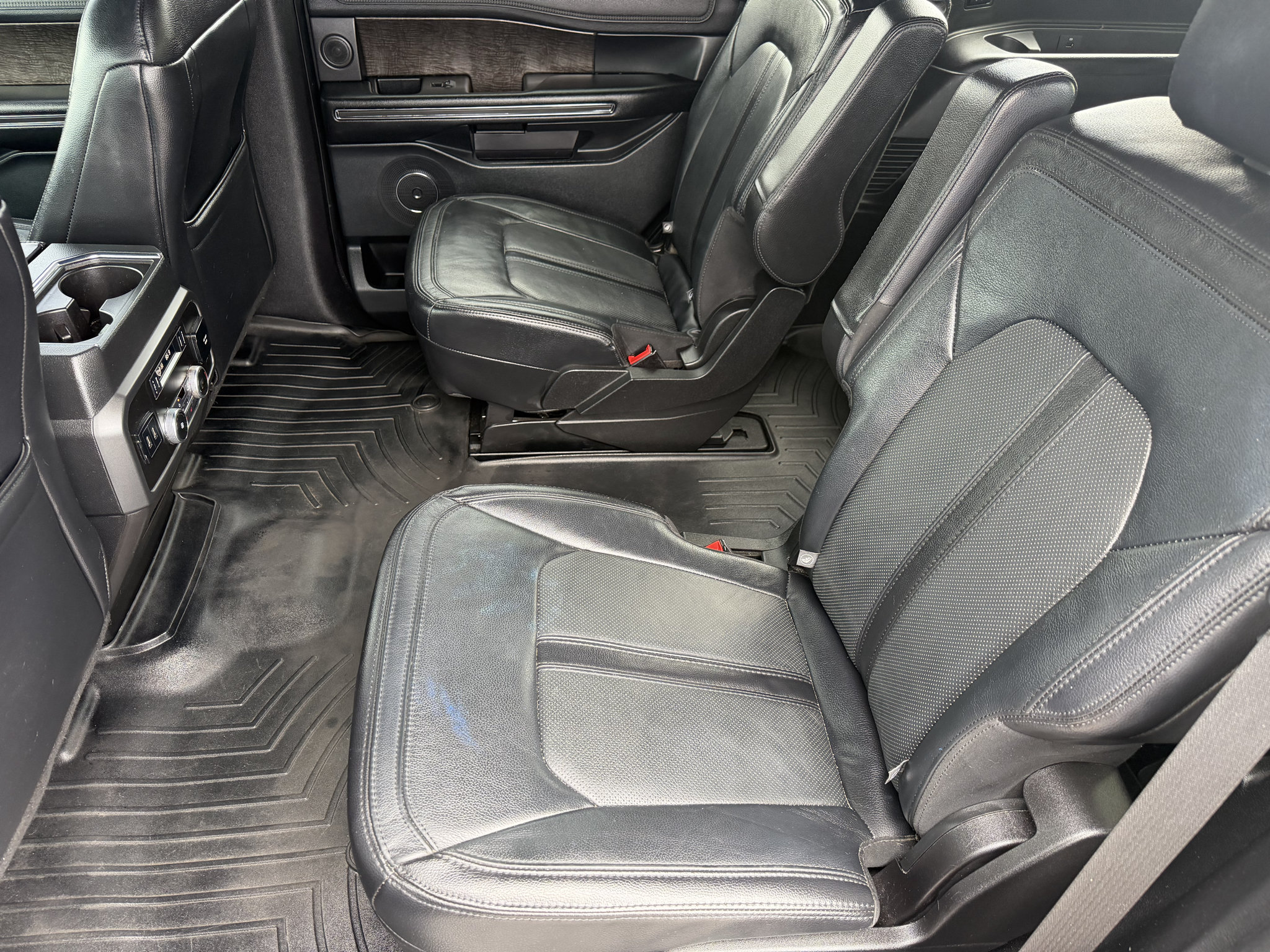 Used 2019 Ford Expedition Limited w/ Equipment Group 302A AWD/4WD image 29