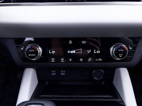 New 2026 Mitsubishi Outlander SE image 16