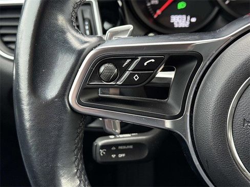 Used 2017 Porsche Macan image 24
