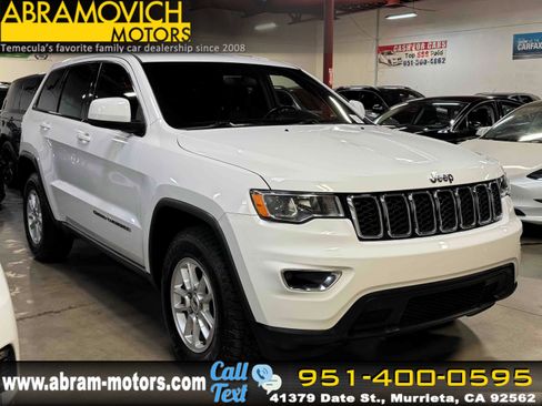 Used 2020 Jeep Grand Cherokee Laredo image 1