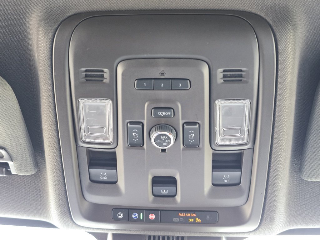 Used 2023 Chevrolet Suburban Z71 w/ Z71 Off-Road Package AWD/4WD image 27