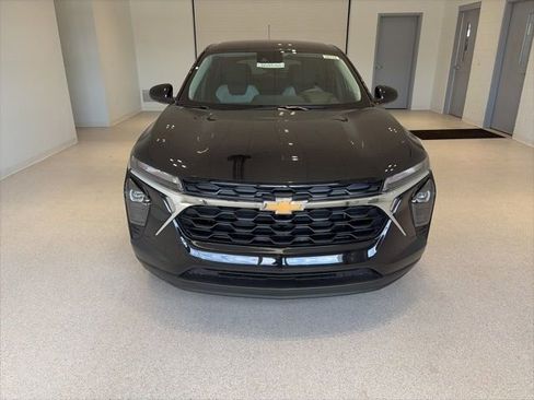 New 2026 Chevrolet Trax LS w/ LS Convenience Package FWD image 2