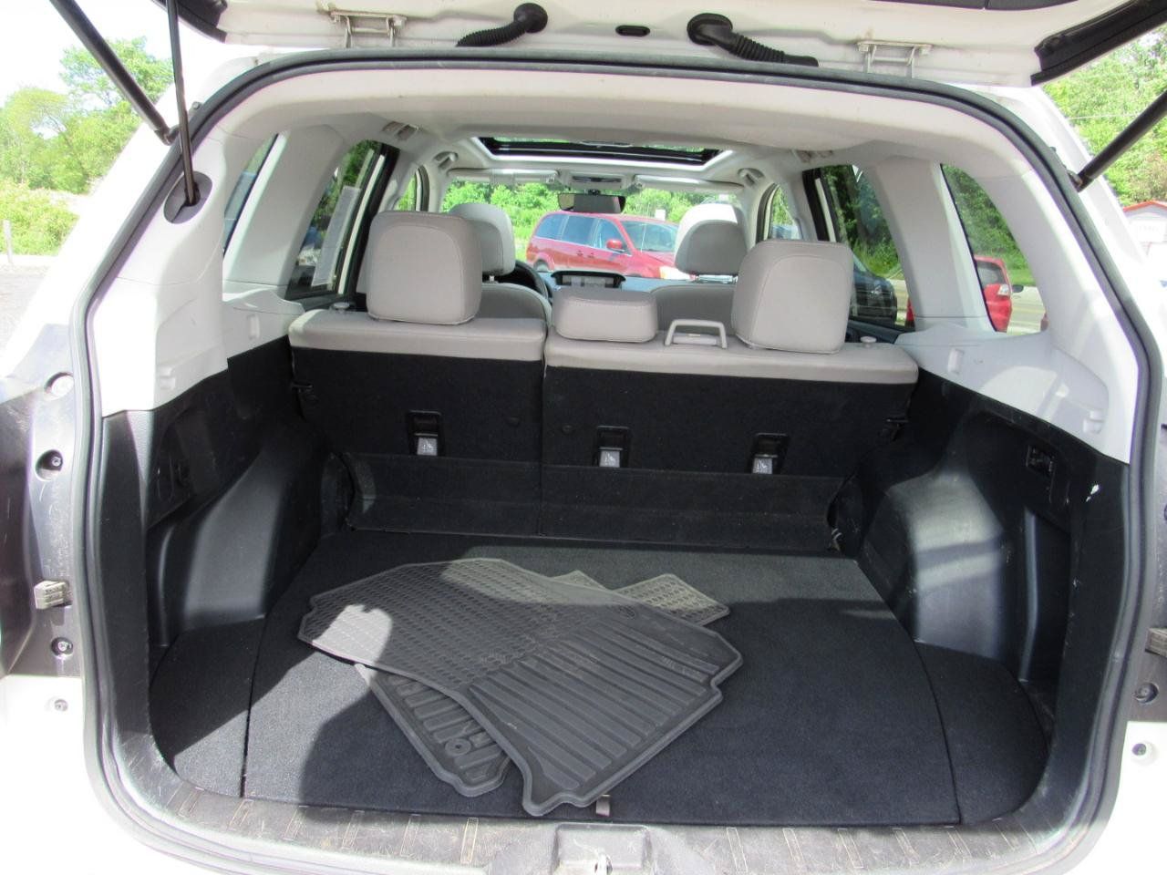 Used 2017 Subaru Forester 2.5i Limited AWD/4WD image 16