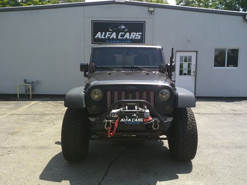 Used 2016 Jeep Wrangler Unlimited Sport AWD/4WD image 2