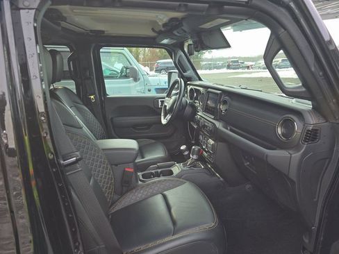 Used 2023 Jeep Wrangler Unlimited Sahara image 5