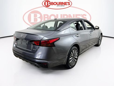 Used 2024 Nissan Altima 2.5 SV w/ SV Premium Package AWD/4WD image 11
