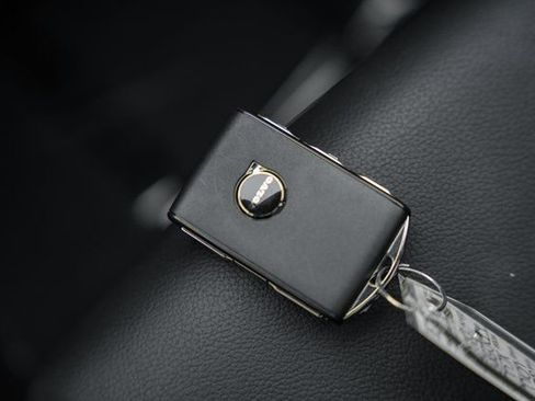 New 2026 Volvo XC40 B5 Plus w/ Protection Package Premier image 45