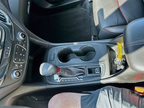 Used 2022 Chevrolet Equinox RS w/ RS Leather Package FWD image 17
