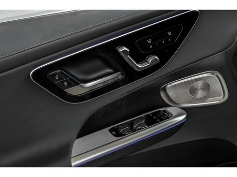 New 2026 Mercedes-Benz GLC 300 4MATIC image 7