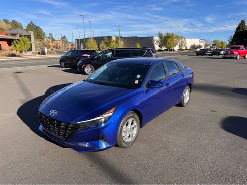 Used 2021 Hyundai Elantra SE image 1