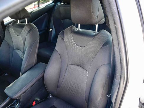 Certified 2022 Toyota Prius LE image 27