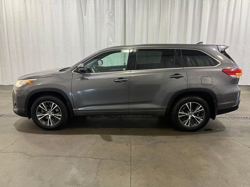 Certified 2018 Toyota Highlander Plus AWD/4WD image 7