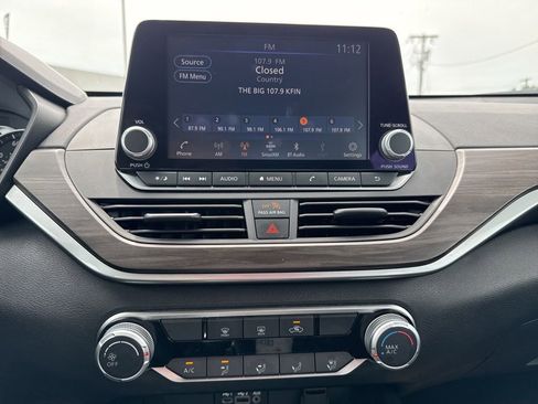 Used 2025 Nissan Altima 2.5 SV FWD image 18